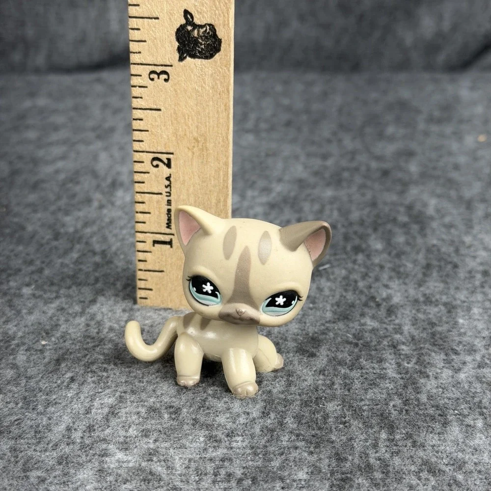 Littlest Pet Shop Beige Grey Cat #468 Figure Hasbro Blue Eyes 2004 LPS Toy